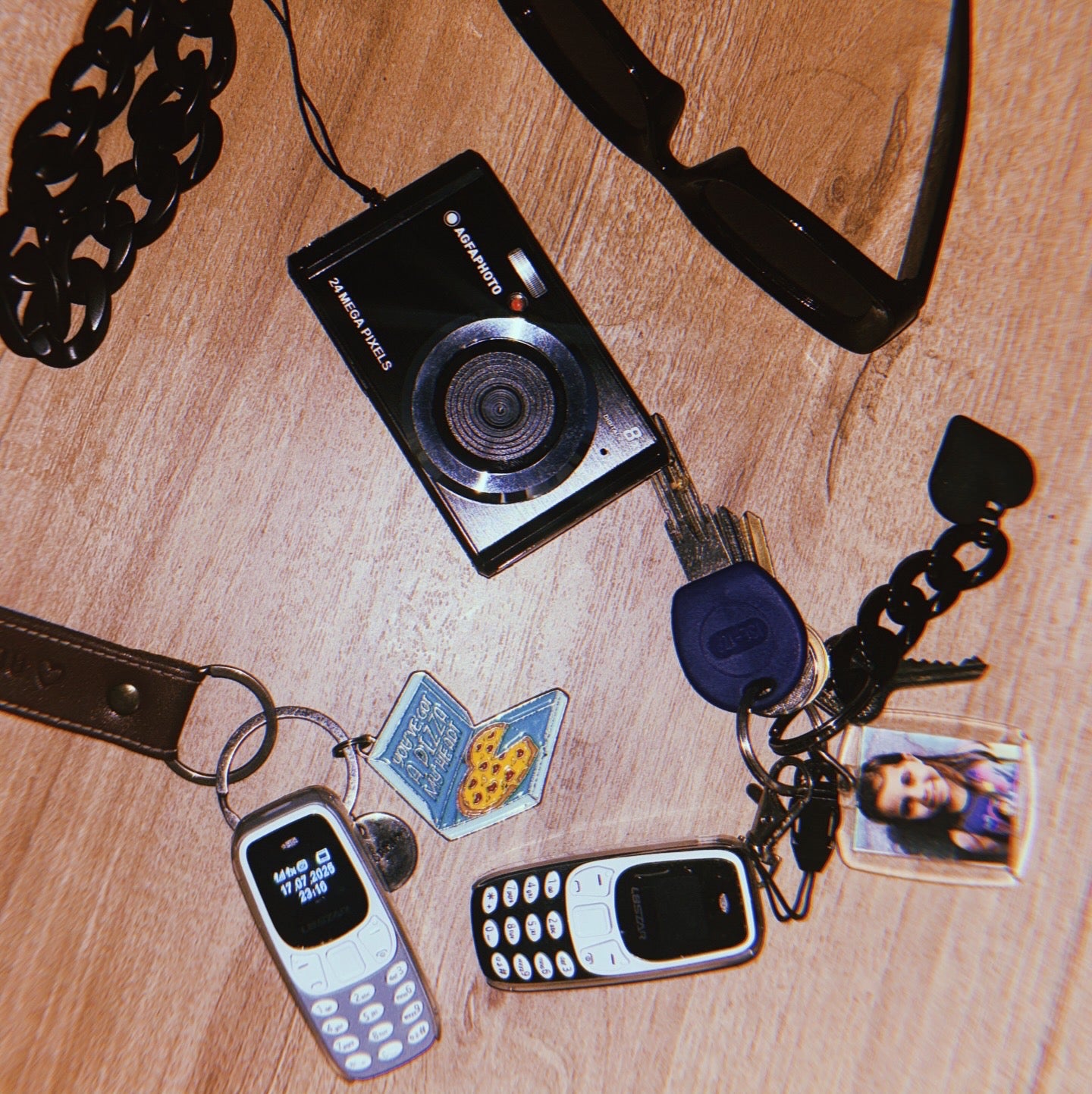 DUO MINI BRAT MOBILE KEYCHAIN PACKAGE